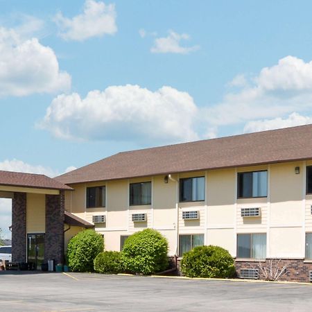 Super 8 By Wyndham Perry Ia Hotel Kültér fotó