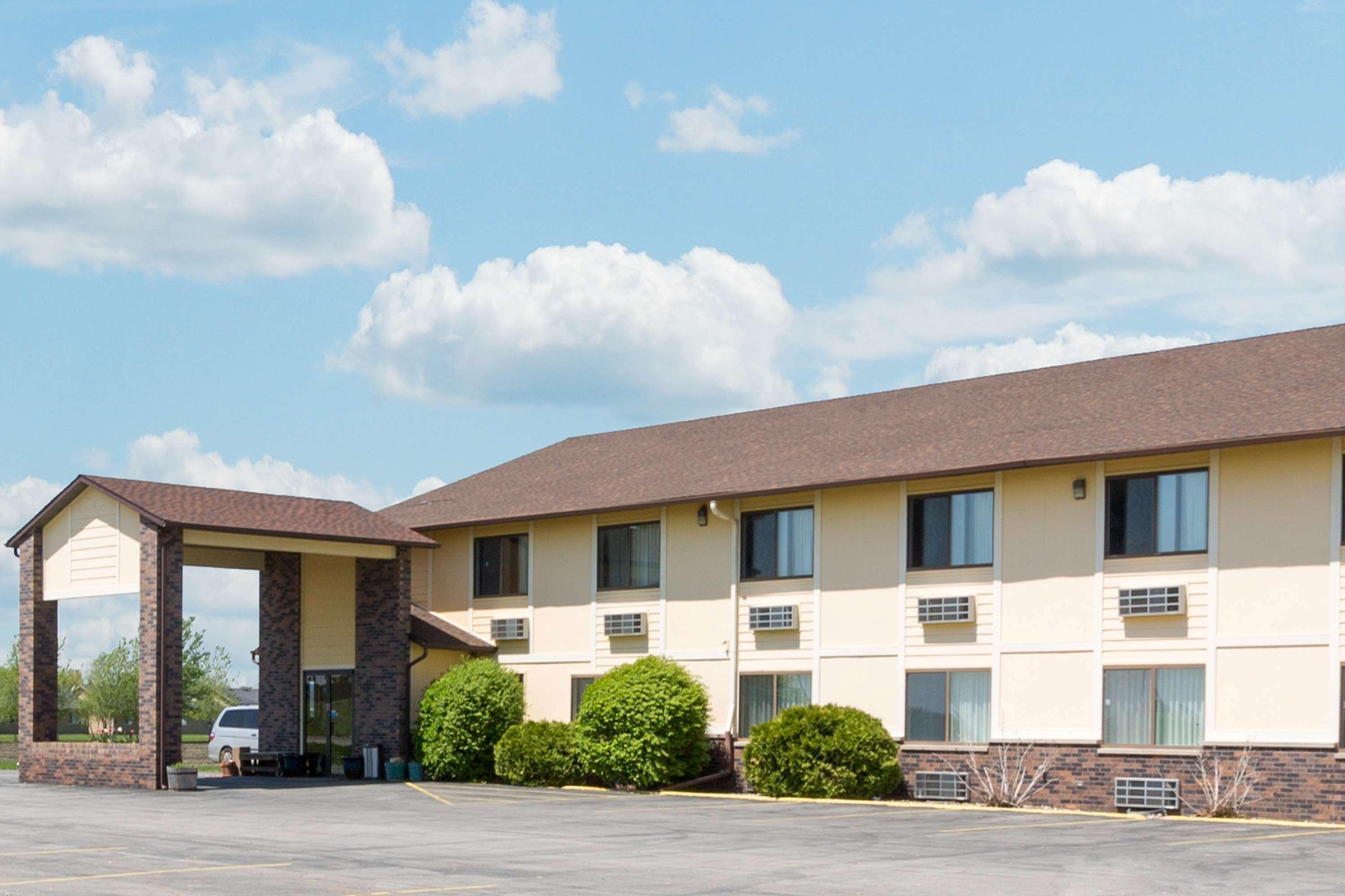 Super 8 By Wyndham Perry Ia Hotel Kültér fotó
